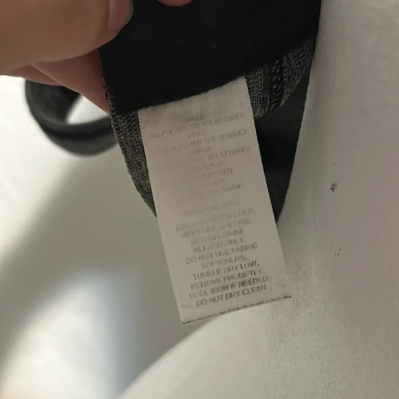 gray & black Duluth Trading Co sports bra size medium - Picture 4 of 4